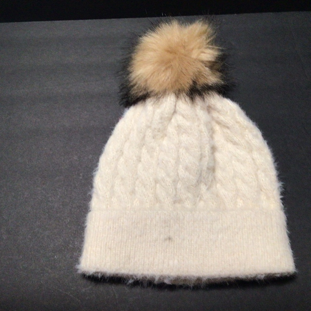White Knit Pompom Hat